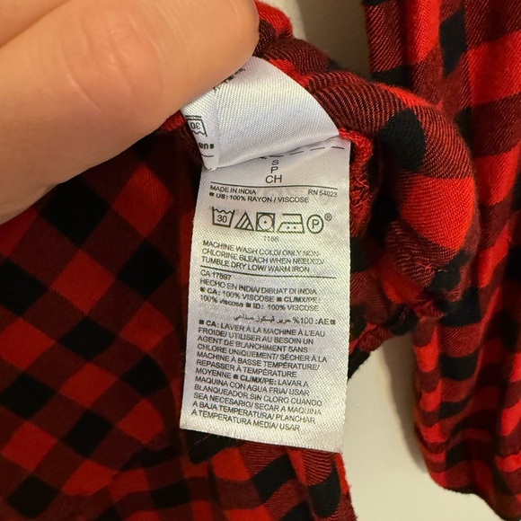 2/$15 Old Navy - Red and Black Plaid Long Sleeve Button Down “Classic Shirt” - Picture 7 of 8